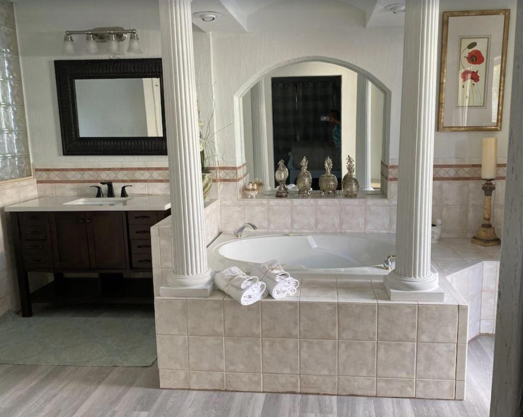 Pool/Waterfront Home 5 Min Walk To Siesta Key Village And Beach מראה חיצוני תמונה